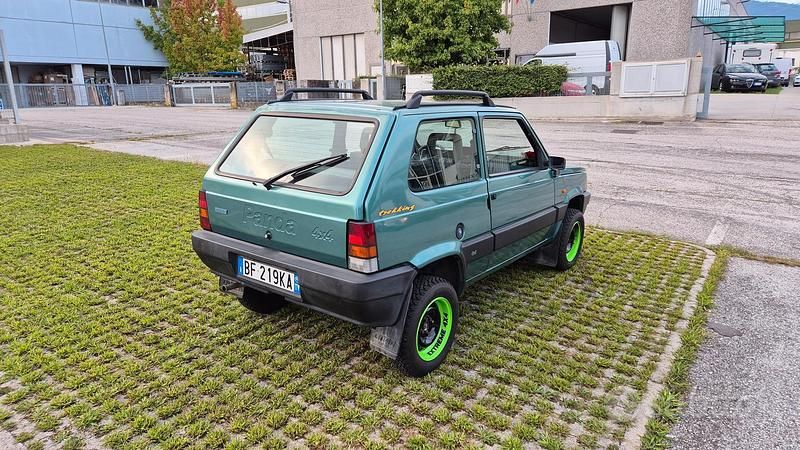 Usata Fiat Panda 4x4 Trekking 45 CV (33 kW) 1999 Verde Utilitaria