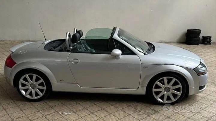 Usata Audi TT Roadster S-Line 180 CV (132 kW) 2003 Grigio Cabrio