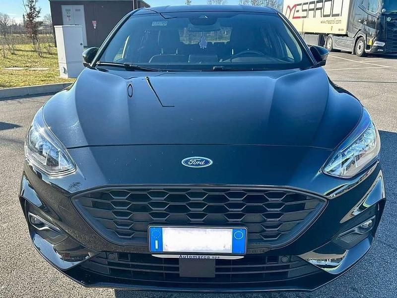 Usata Ford Focus ST-Line 120 CV (88 kW) 2021 Nero Berlina
