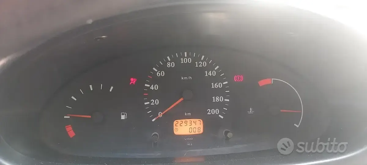 Usata Nissan Micra 54 CV (39 kW) 2000 Verde Utilitaria