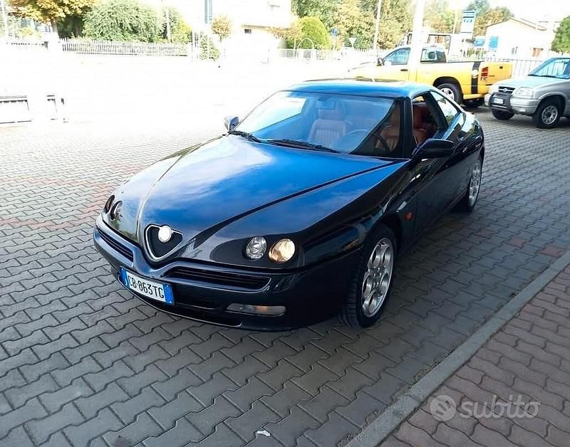 Usata Alfa Romeo GTV 150 CV (110 kW) 2002 Nero Coupé