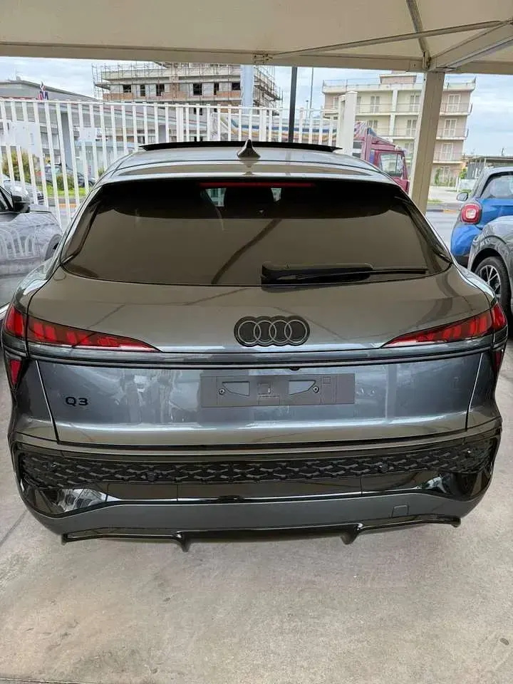 Nuova Audi Q3 Sportback S-Line 150 CV (110 kW) 2026 Grigio SUV