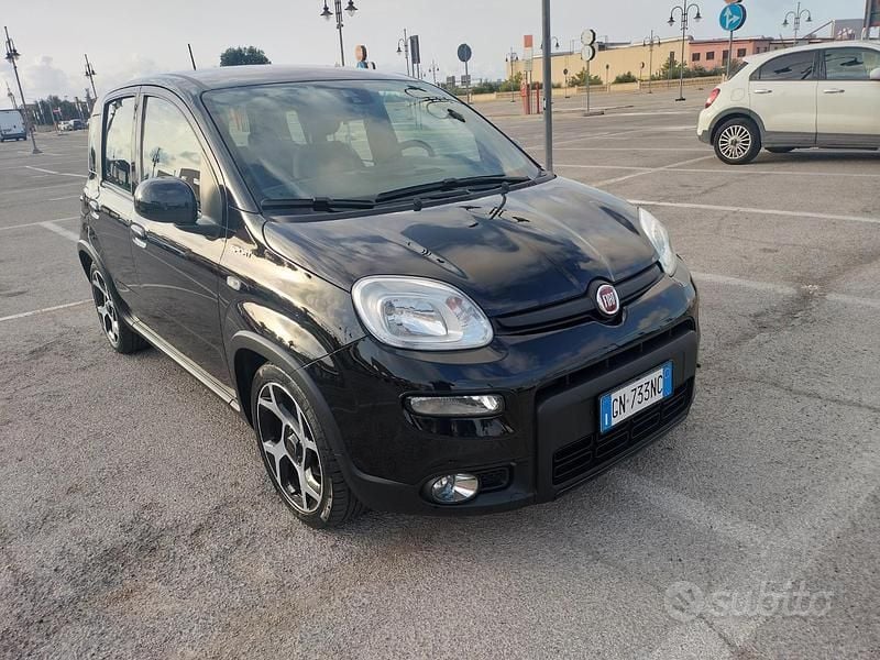 Nero Usata 2021 Fiat Panda Sport Due volumi | 11.000 € (Buon prezzo) - Immagine 1/4