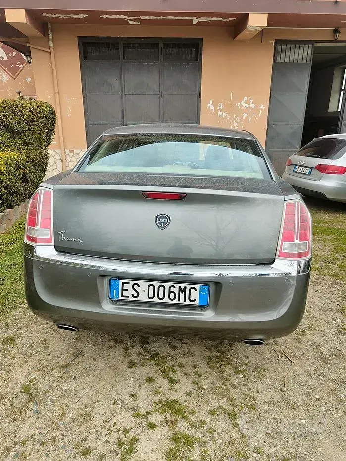 Usata Lancia Thema 239 CV (175 kW) 2013 Berlina