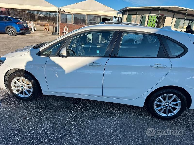 Usata BMW 218 Efficient Dynamics 150 CV (110 kW) 2019 Bianco Station wagon