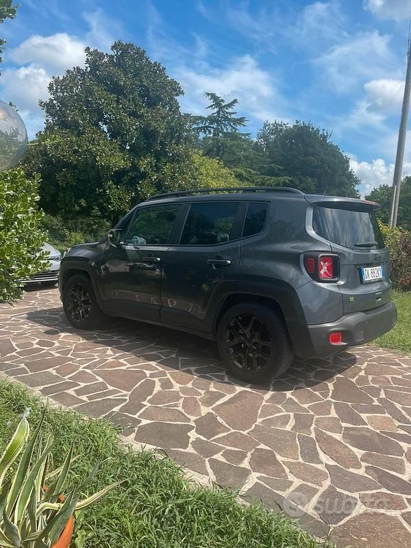 Usata Jeep Renegade 130 CV (95 kW) 2022 Grigio SUV