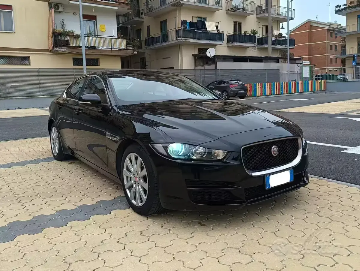 Usata Jaguar XE Portfolio 179 CV (131 kW) 2017 Nero Berlina