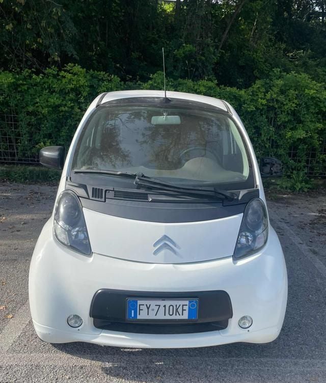 Usata Citroën C-zero Seduction 49 kW (67 CV) 2019 Bianco pastello Utilitaria