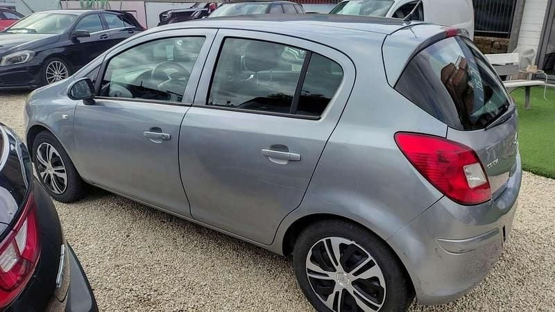 Usata Opel Corsa Cosmo 75 CV (55 kW) 2010 Other Utilitaria