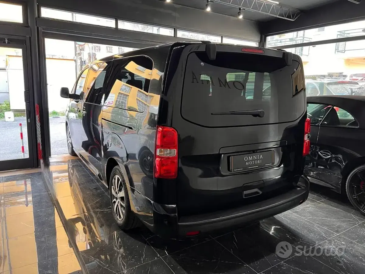 Usata Toyota Proace Verso Luxury 177 CV (130 kW) 2022 Nero Station wagon