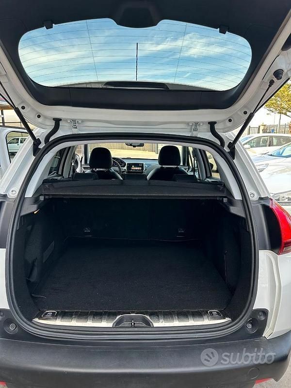 Usata Peugeot 2008 Allure 120 CV (88 kW) 2017 Bianco SUV