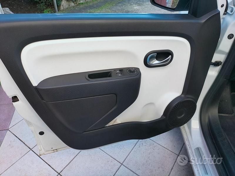 Usata Renault Twingo 60 kW (82 CV) 2021 Bianco Utilitaria