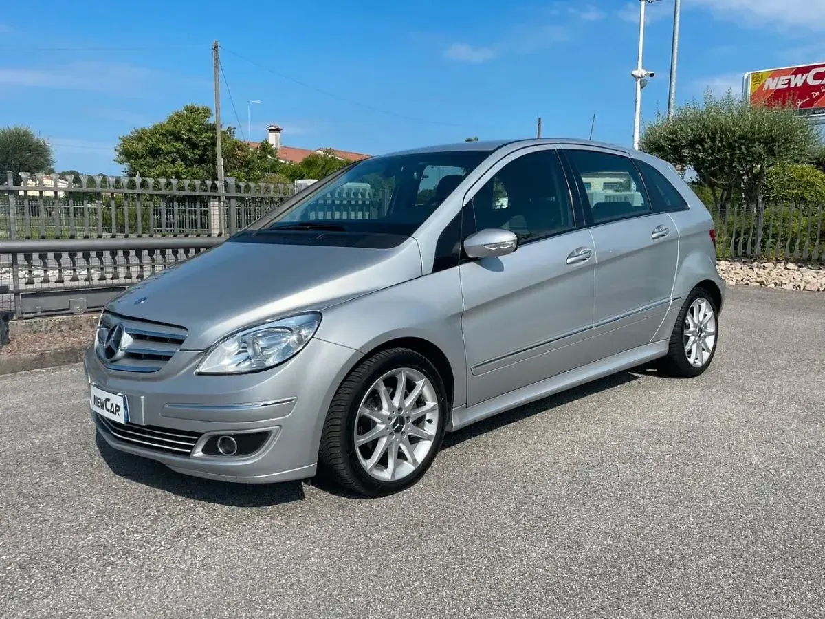Usata Mercedes B150 95 CV (69 kW) 2008 Argento Monovolume