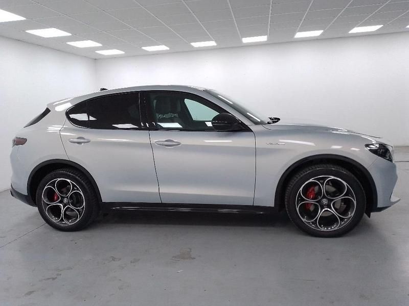 Usata Alfa Romeo Stelvio Veloce 210 CV (154 kW) 2024 Argento SUV