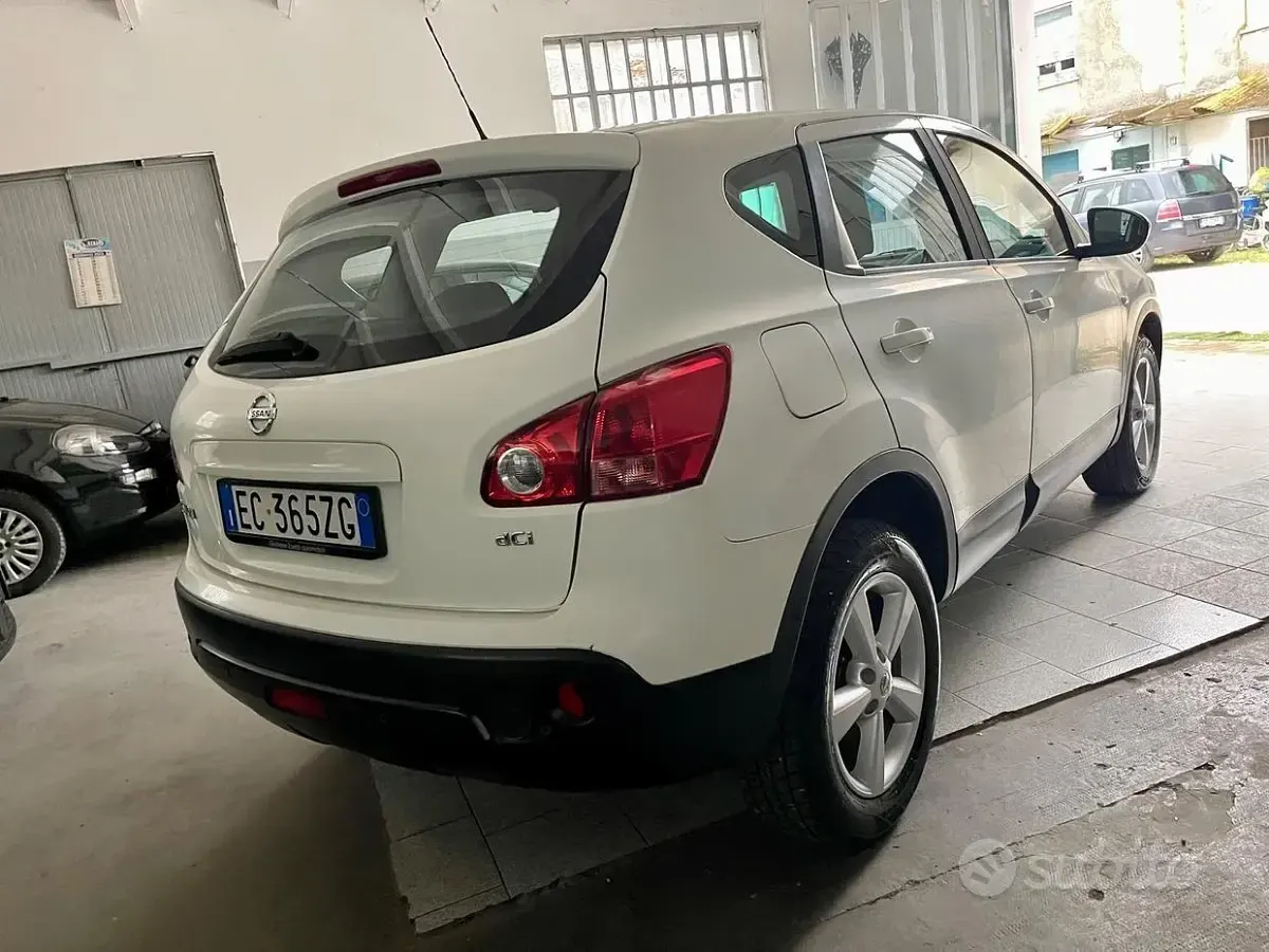 Usata Nissan Qashqai Tekna 150 CV (110 kW) 2010 Bianco SUV