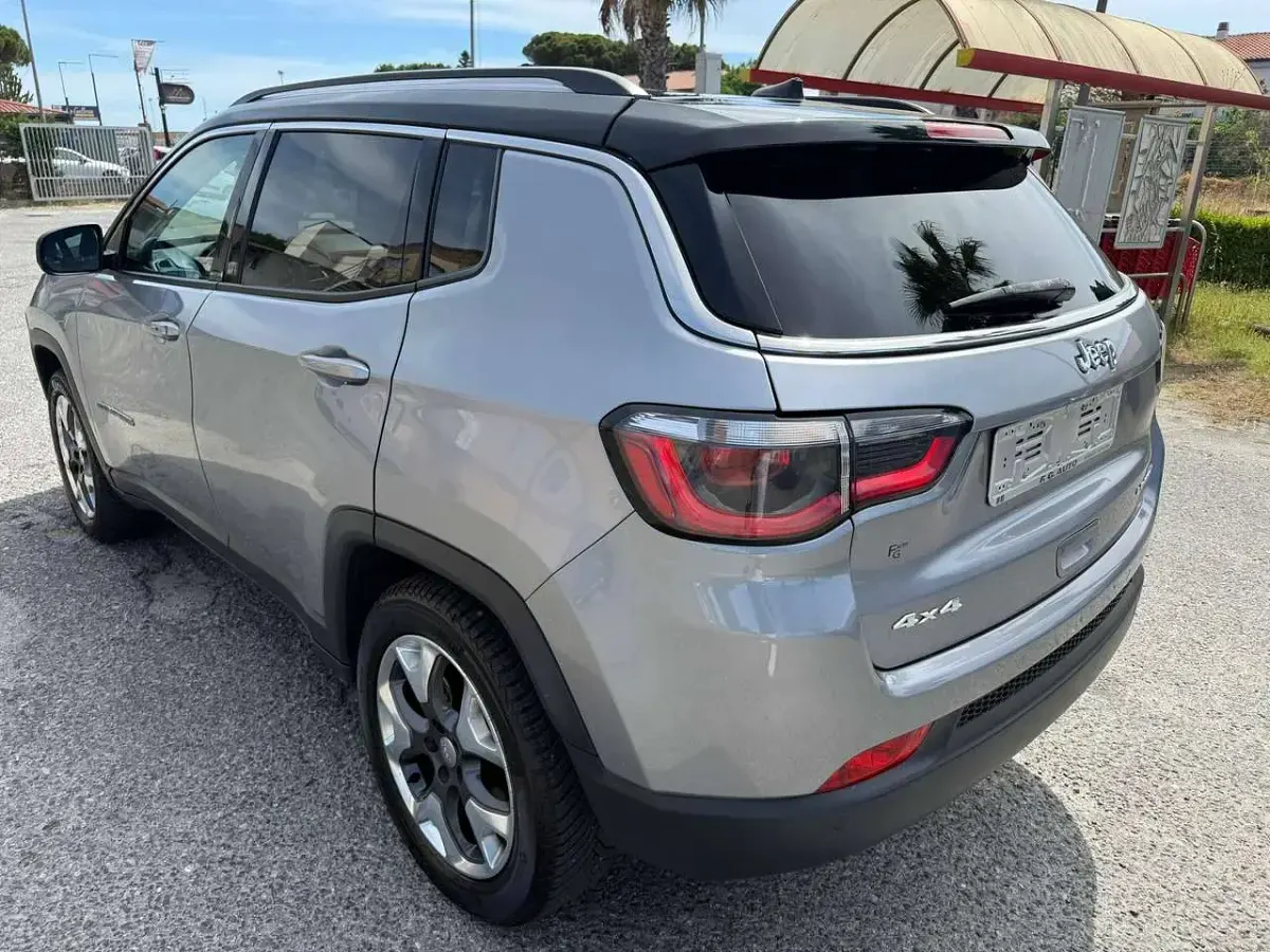 Usata Jeep Compass Limited 140 CV (102 kW) 2018 Argento SUV