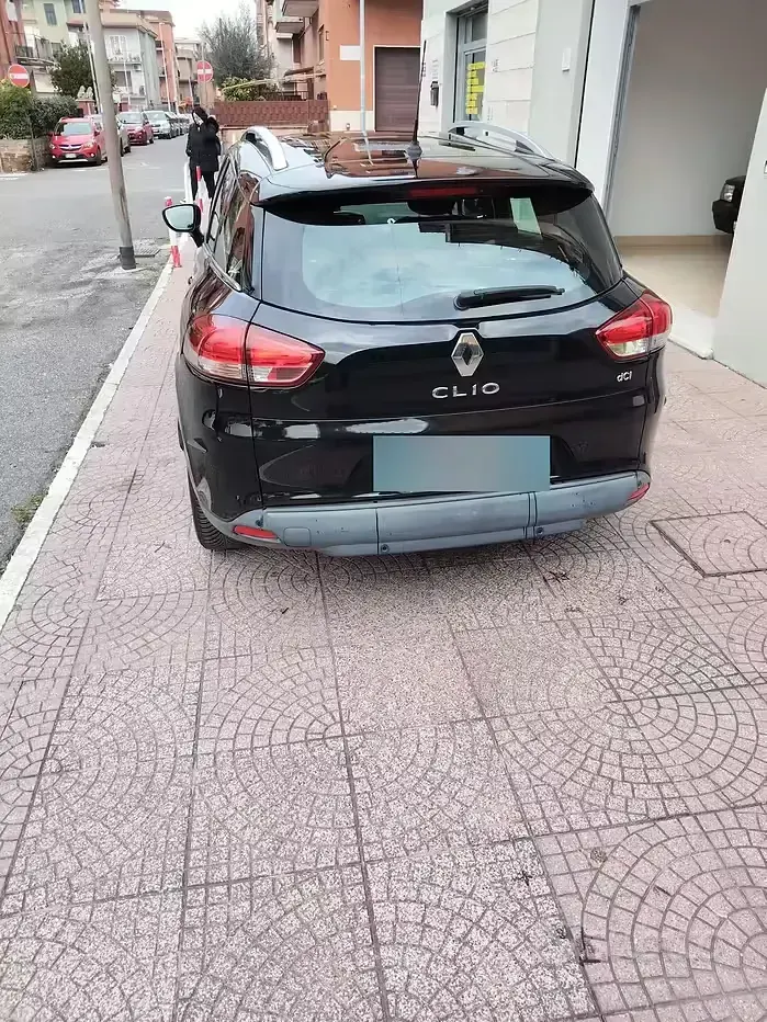 Usata Renault Clio 75 CV (55 kW) 2017 Nero Station wagon