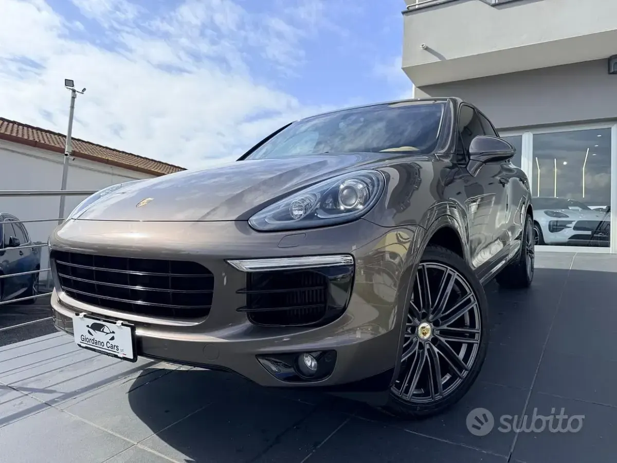 Usata Porsche Cayenne Platinum Edition 250 CV (183 kW) 2016 Grigio SUV