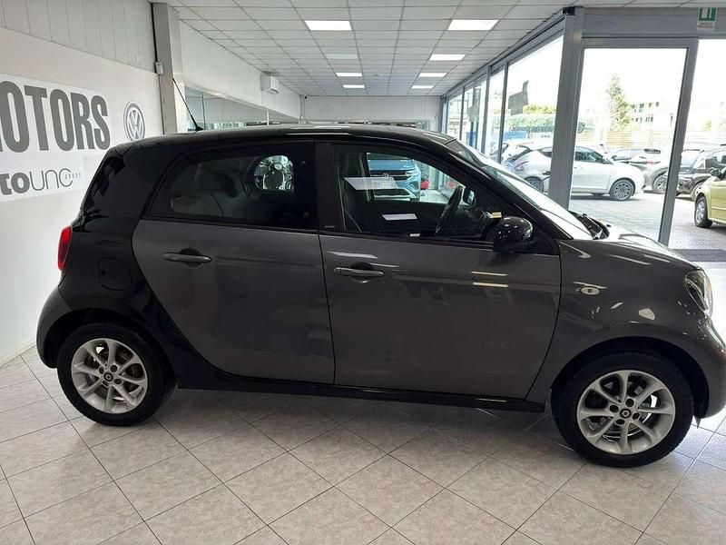 Usata Smart ForFour Passion 71 CV (52 kW) 2015 Argento Utilitaria