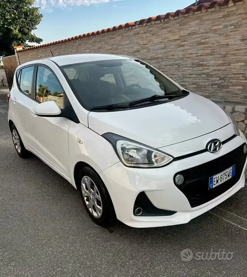 Usata Hyundai i10 Edition 67 CV (49 kW) 2015 Bianco Utilitaria