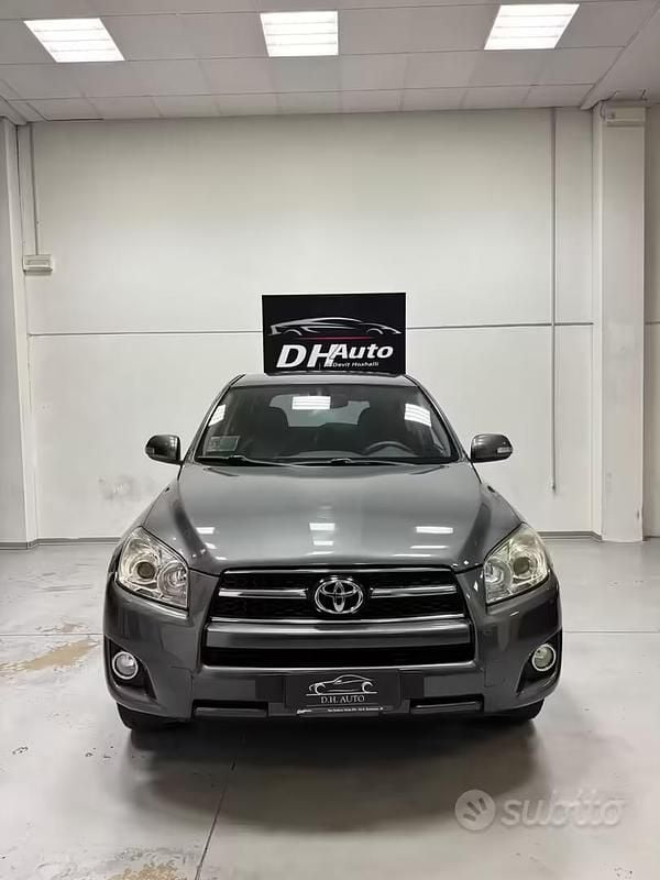 Usata Toyota RAV4 150 CV (110 kW) 2010 Grigio SUV