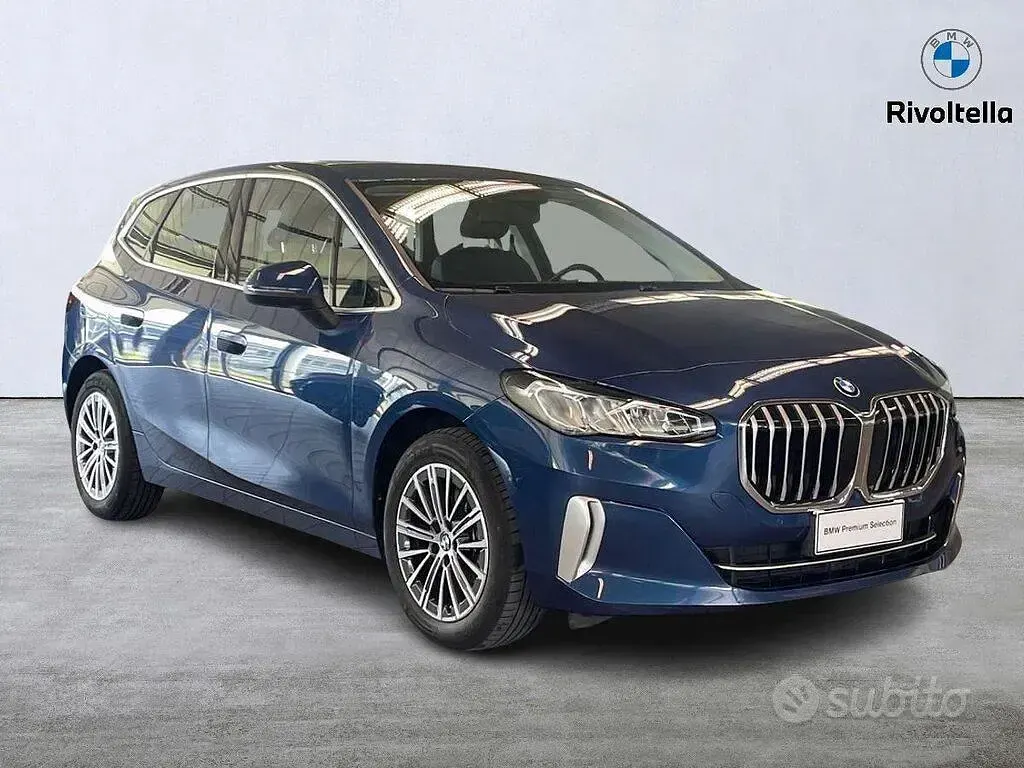 Usata BMW 218 Active Tourer Luxury Line 150 CV (110 kW) 2022 Blu Monovolume