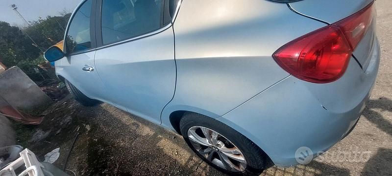 Usata Alfa Romeo Giulietta 120 CV (88 kW) 2014 Blu Utilitaria