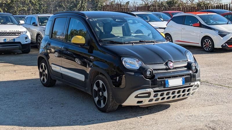 Usata Fiat Panda Cross Cross 70 CV (51 kW) 2025 Nero Utilitaria