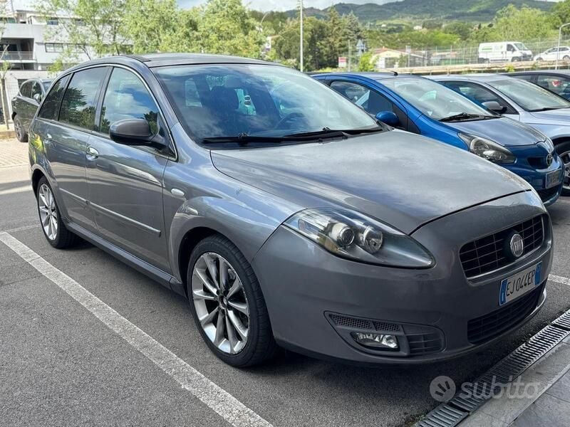 Usata 2011 Fiat Croma Station wagon | 3200 € (Molto cara) - Immagine 1/4