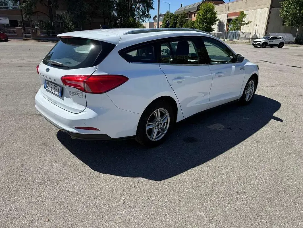 Usata Ford Focus Business Edition 95 CV (69 kW) 2021 Bianco Station wagon
