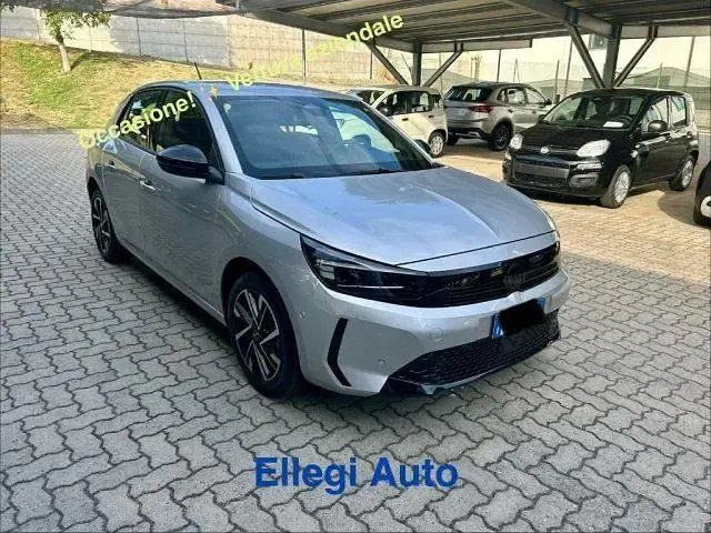 Nuova Opel Corsa 100 CV (73 kW) 2026 Argento Utilitaria