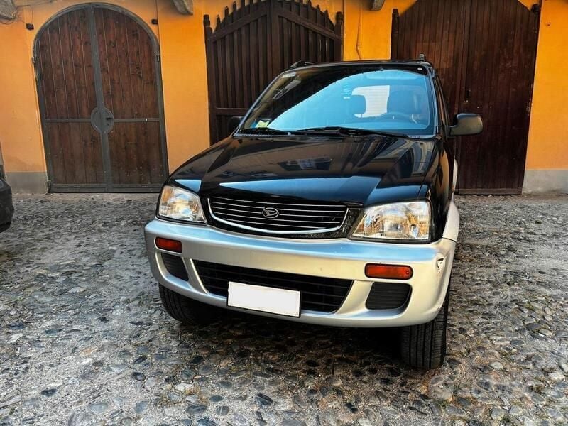 Usata Daihatsu Terios 82 CV (60 kW) 1997 Nero SUV