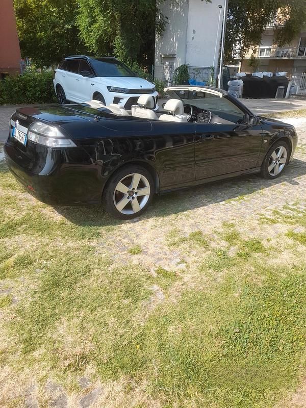 Usata Saab 9-3 Cabriolet Vector 150 CV (110 kW) 2007 Nero Cabrio
