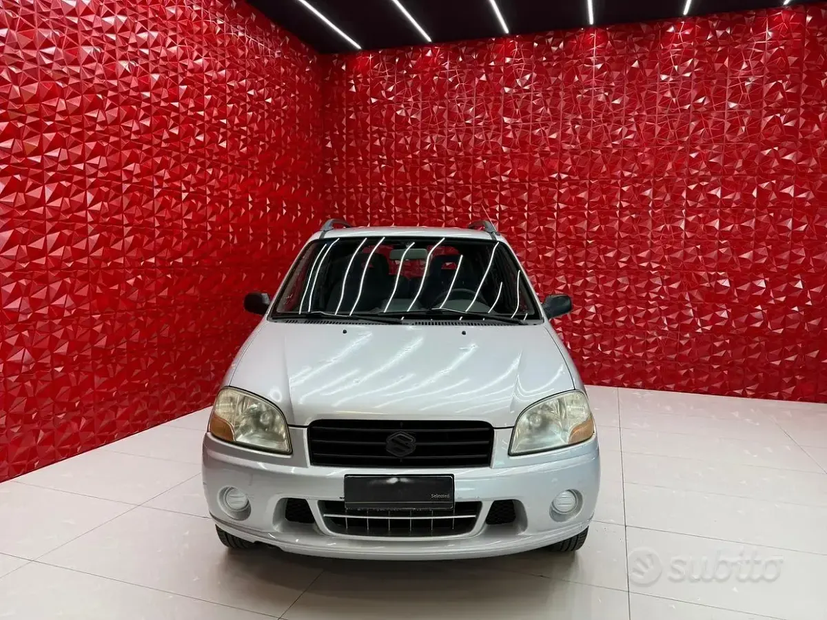 Usata Suzuki Ignis GL 83 CV (61 kW) 2001 Grigio Utilitaria
