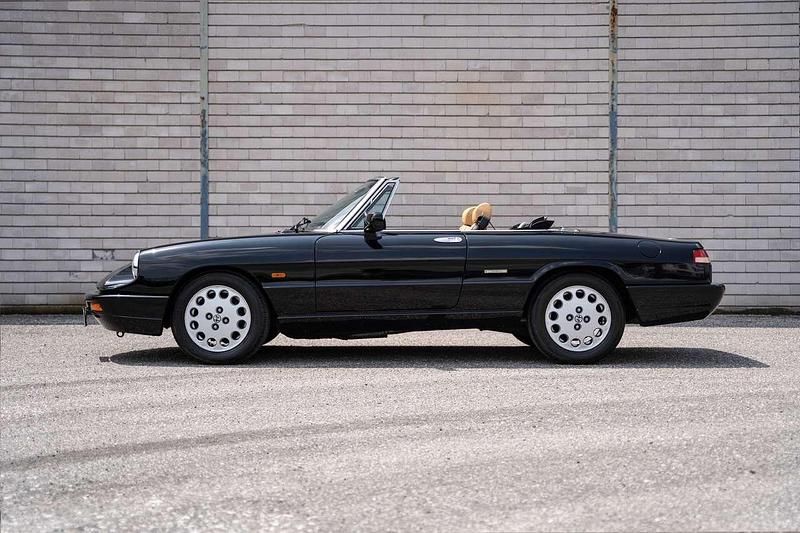 Usata Alfa Romeo Spider 132 CV (97 kW) 1991 Nero Cabrio
