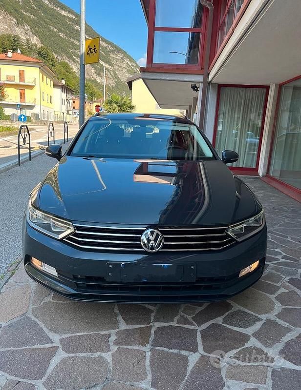 Usata VW Passat S 150 CV (110 kW) 2016 Grigio Station wagon