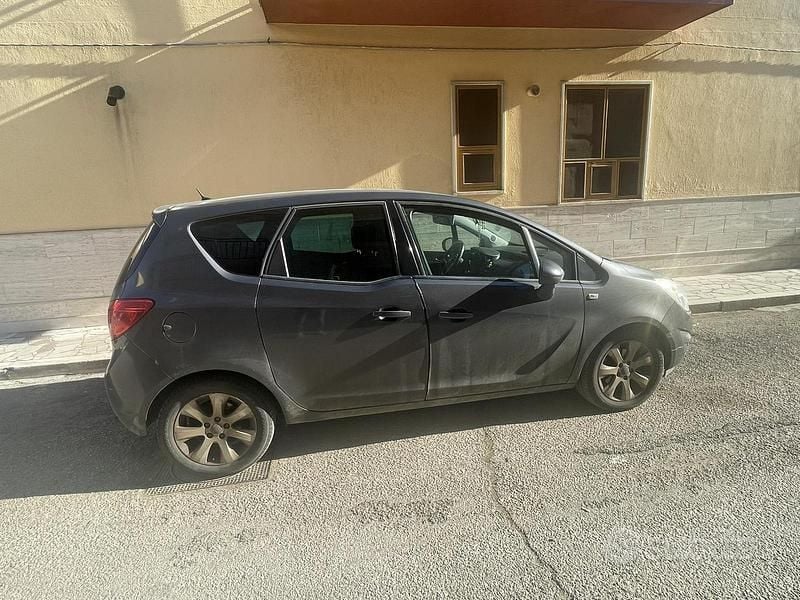 Usata Opel Meriva 2010 Grigio Monovolume