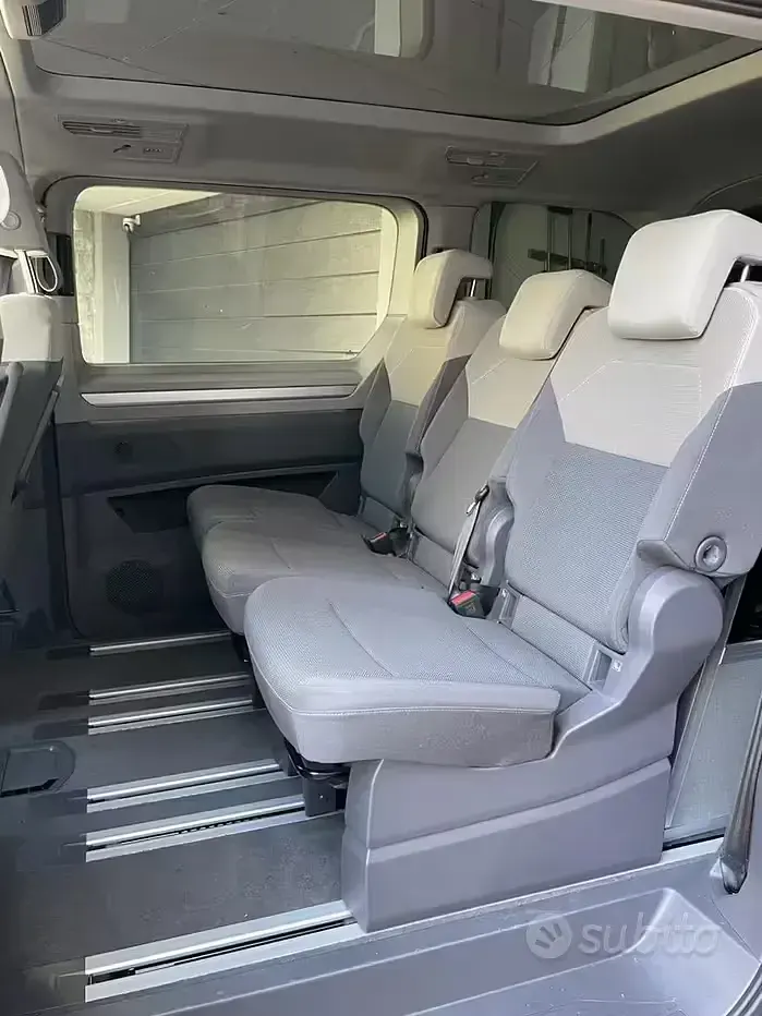 Usata VW Multivan 150 CV (110 kW) 2024 Arancione Monovolume