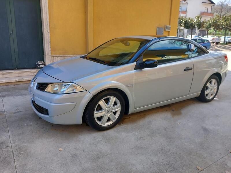 Usata Renault Mégane Cabriolet Dynamique 120 CV (88 kW) 2004 Blu Cabrio