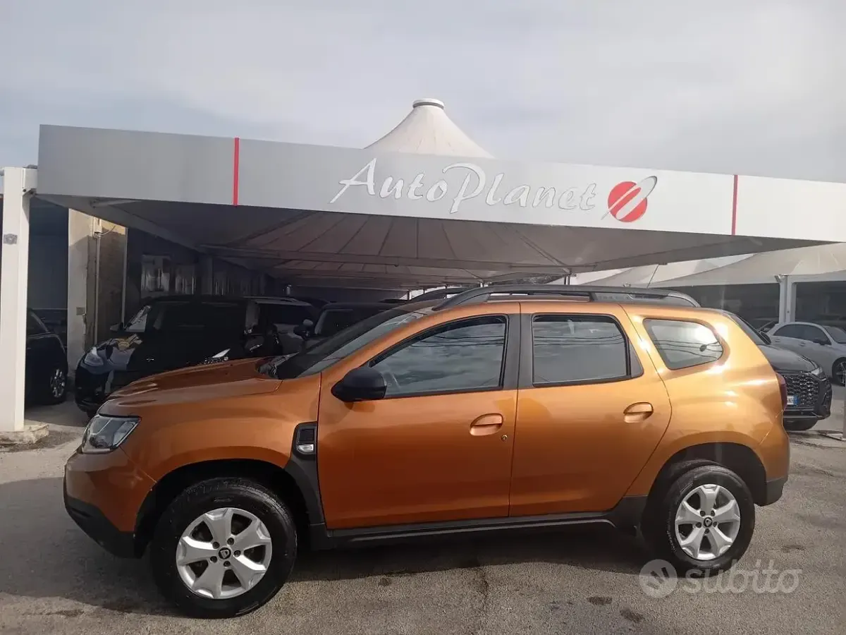Usata Dacia Duster Lauréate 110 CV (80 kW) 2018 Arancione SUV