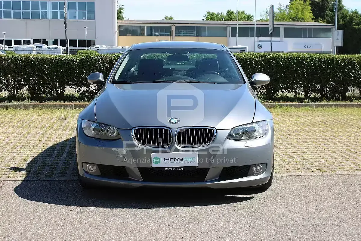Usata BMW 325 Efficient Dynamics 218 CV (160 kW) 2006 Grigio Coupé