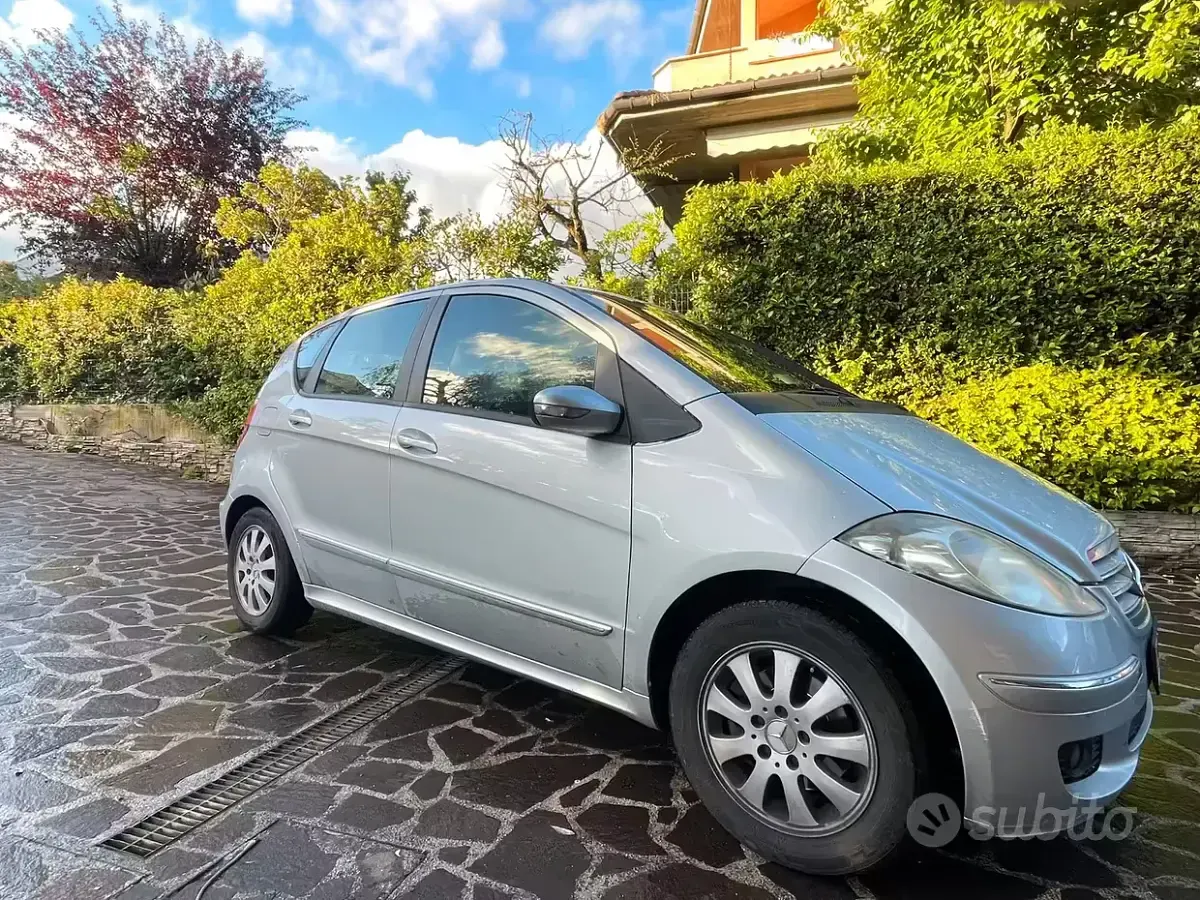 Usata Mercedes A180 109 CV (80 kW) 2008 Grigio Monovolume