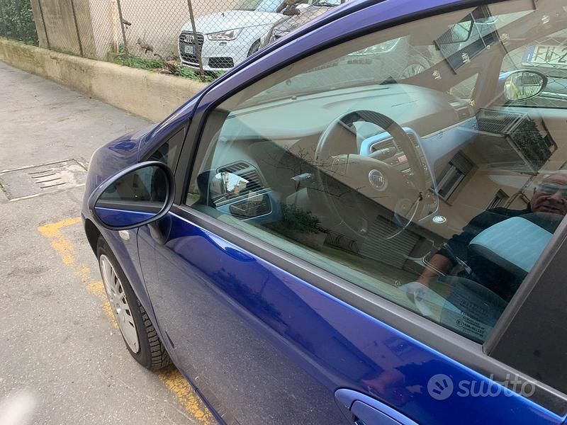 Usata Fiat Grande Punto 75 CV (55 kW) 2006 Blu Utilitaria