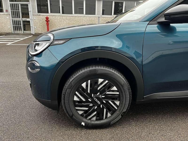 Nuova Fiat 600 Pop 101 CV (74 kW) 2025 SUV