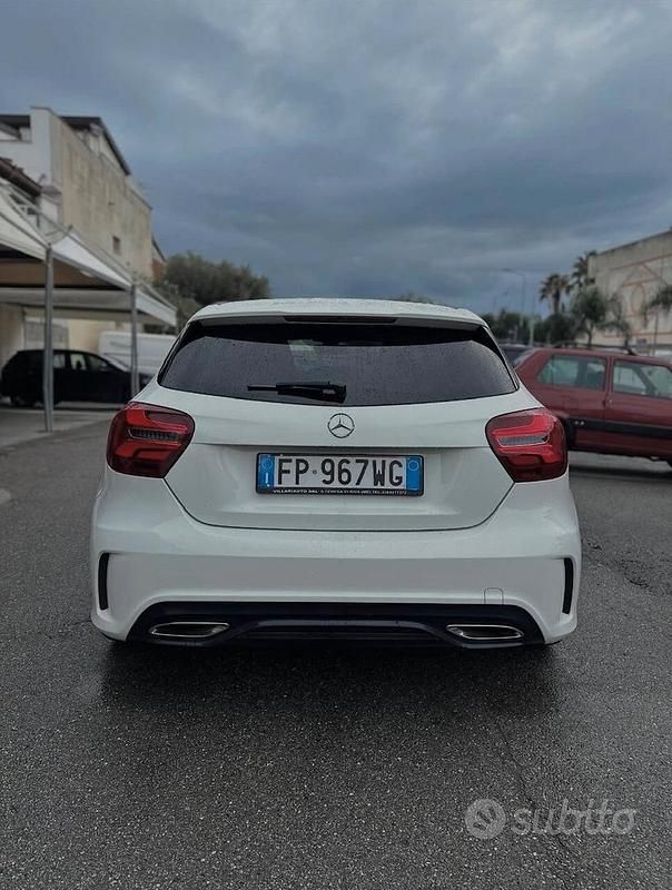 Usata Mercedes A180 Premium 108 CV (79 kW) 2018 Bianco Berlina