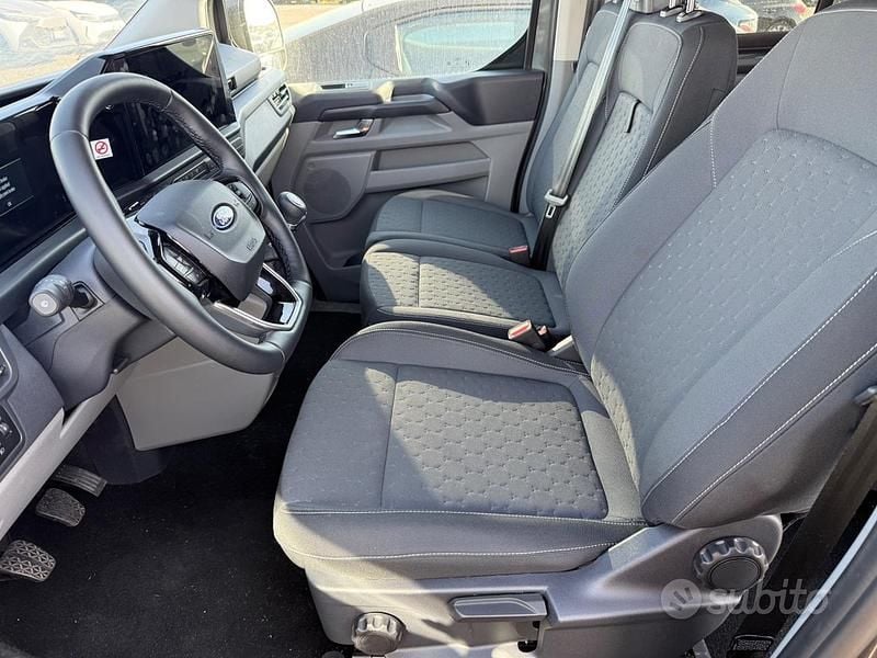 Usata Ford Transit Custom Titanium 2025 Grigio Monovolume