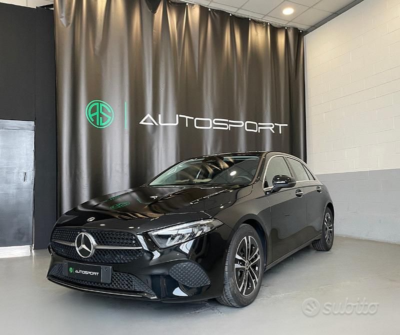 Usata Mercedes A200 Advanced 163 CV (119 kW) 2023 Nero Berlina
