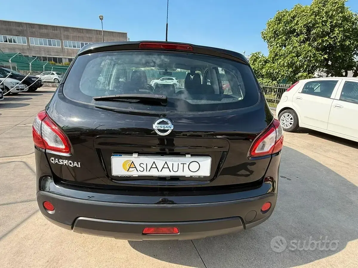 Usata Nissan Qashqai 117 CV (86 kW) 2011 Rosso SUV