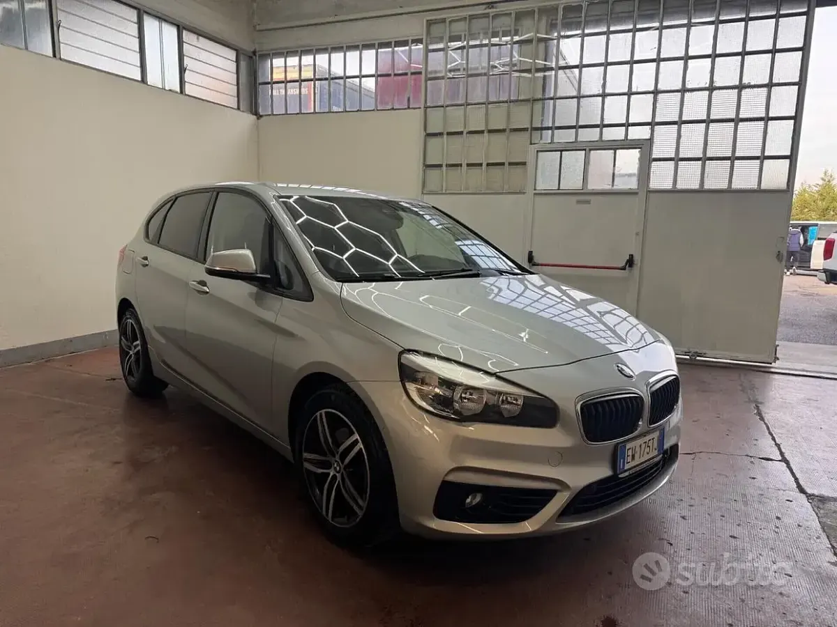 Usata BMW 218 Active Tourer Sport Line 150 CV (110 kW) 2014 Grigio Monovolume