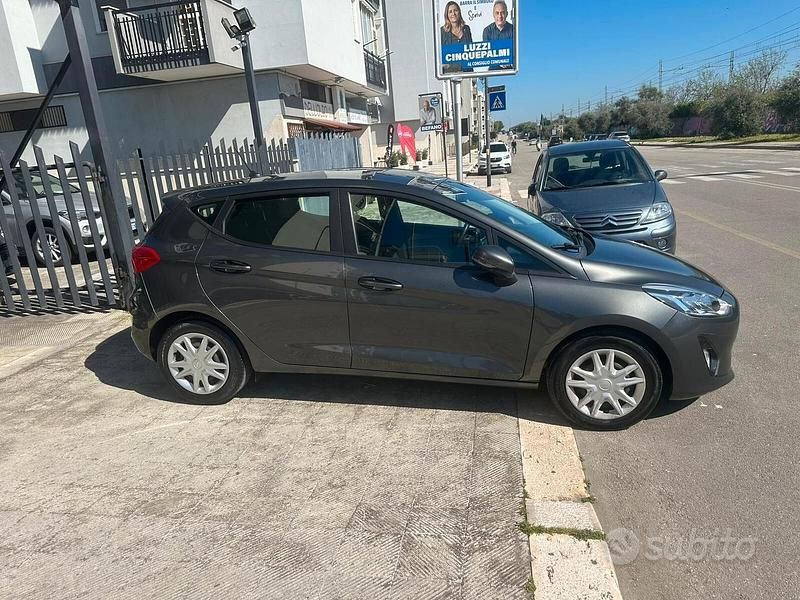 Second-hand Ford Fiesta ST-Line 86 CP (63 kW) 2019 Gri Hatchback